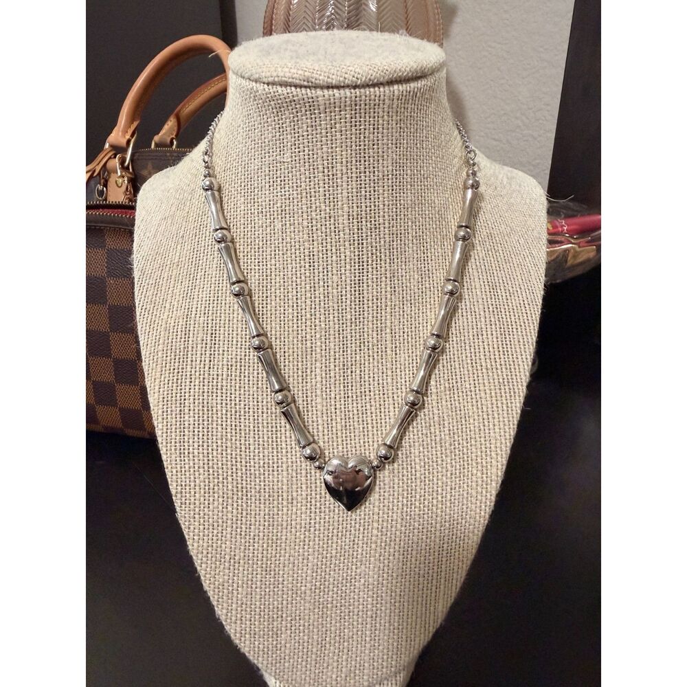 Vintage 1977 Sarah Coventry "Change of Heart" Necklace